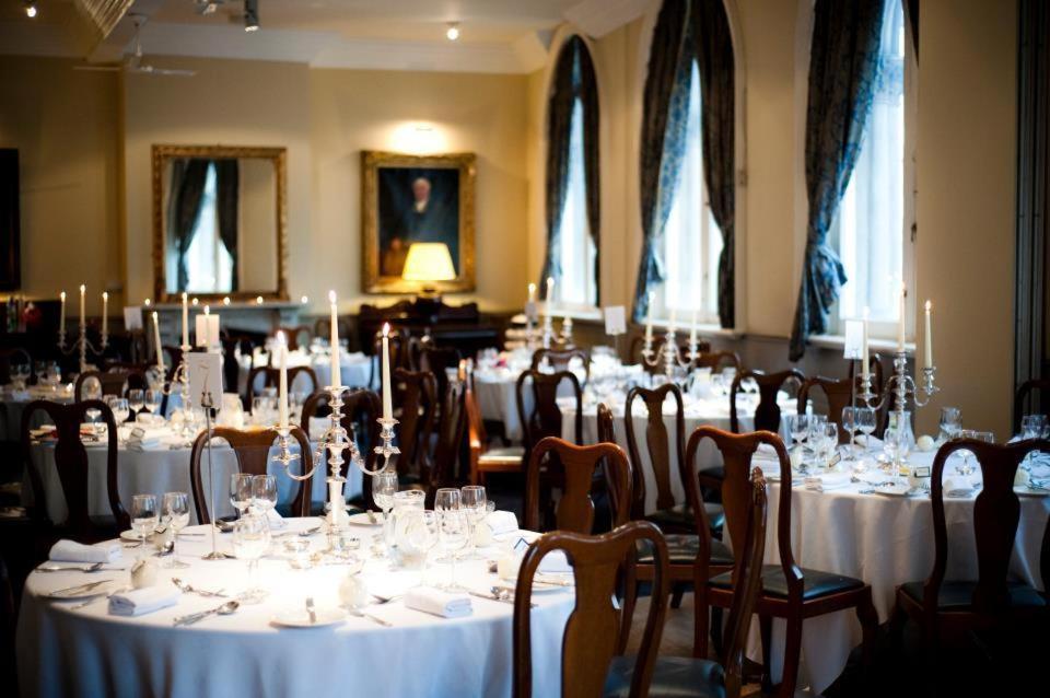 The Racquet Club Aparthotel Liverpool Exteriör bild